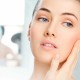 MASSAGEUR FACIAL MAGNÉTIQUE AVEC MICROVIBRATION ET LED